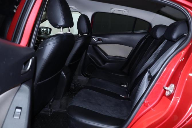 Mazda 3 III (BM) с пробегом 2013 года, цена 988 000 рублей, 261317 км, седан, Автокод Объявления