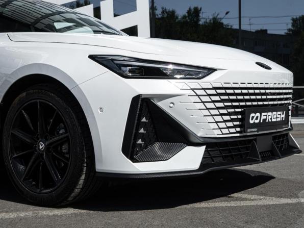 Changan UNI-V I с пробегом 2024 года, цена 2 435 000 рублей, 34368 км, лифтбек, Автокод Объявления