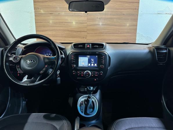 Kia Soul II Рестайлинг с пробегом 2017 года, цена 1 499 990 рублей, 72474 км, хэтчбек, Автокод Объявления