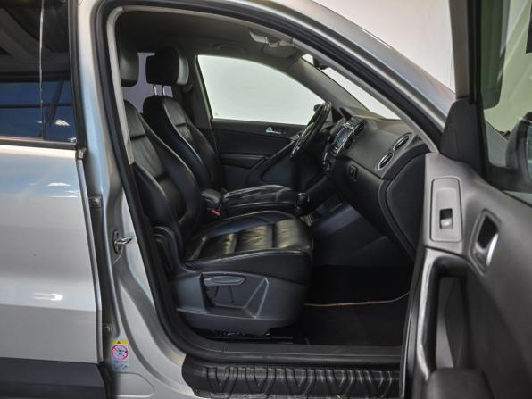 Volkswagen Tiguan I Рестайлинг с пробегом 2012 года, цена 1 219 000 рублей, 384679 км, внедорожник, Автокод Объявления