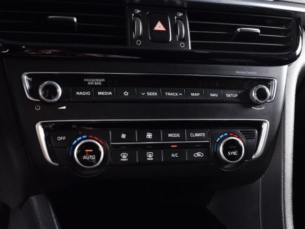 Kia Optima IV Рестайлинг с пробегом 2019 года, цена 1 905 995 рублей, 155918 км, седан, Автокод Объявления
