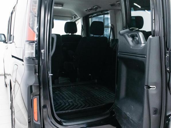 Honda Stepwgn V с пробегом 2015 года, цена 1 650 000 рублей, 176789 км, минивэн, Автокод Объявления