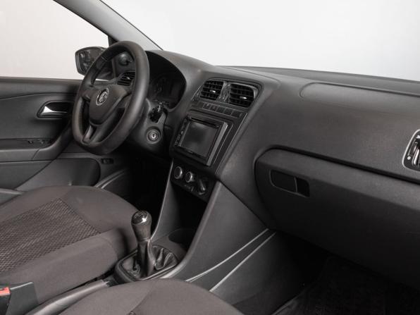 Volkswagen Polo V Рестайлинг с пробегом 2015 года, цена 800 800 рублей, 205431 км, седан, Автокод Объявления