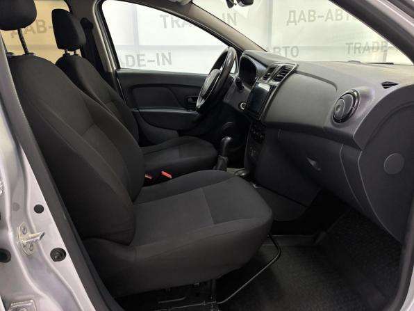 Renault Logan II с пробегом 2015 года, цена 625 000 рублей, 93000 км, седан, Автокод Объявления