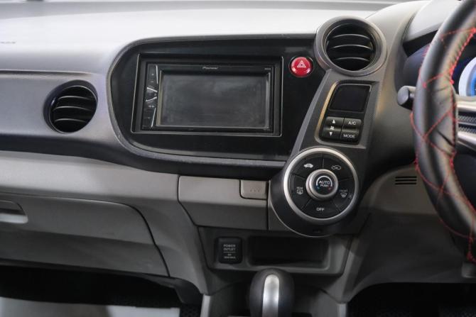 Honda Insight II с пробегом 2009 года, цена 829 000 рублей, 139500 км, хэтчбек, Автокод Объявления