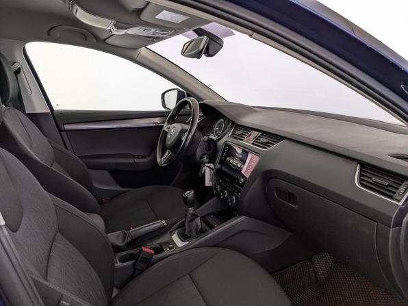 Skoda Octavia III (A7) Рестайлинг с пробегом 2017 года, цена 1 685 000 рублей, 122534 км, лифтбек, Автокод Объявления