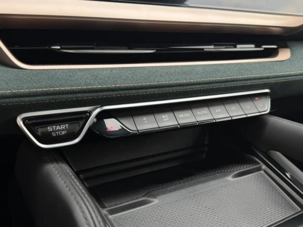 Geely Monjaro I Рестайлинг с пробегом 2024 года, цена 3 150 000 рублей, 52109 км, внедорожник, Автокод Объявления