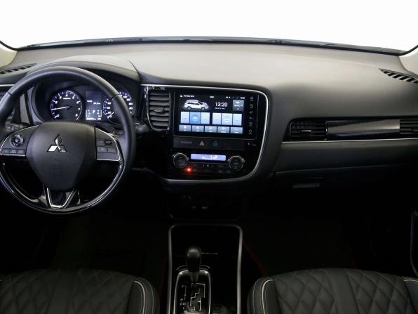 Mitsubishi Outlander III Рестайлинг 3 с пробегом 2022 года, цена 2 525 000 рублей, 33092 км, внедорожник, Автокод Объявления