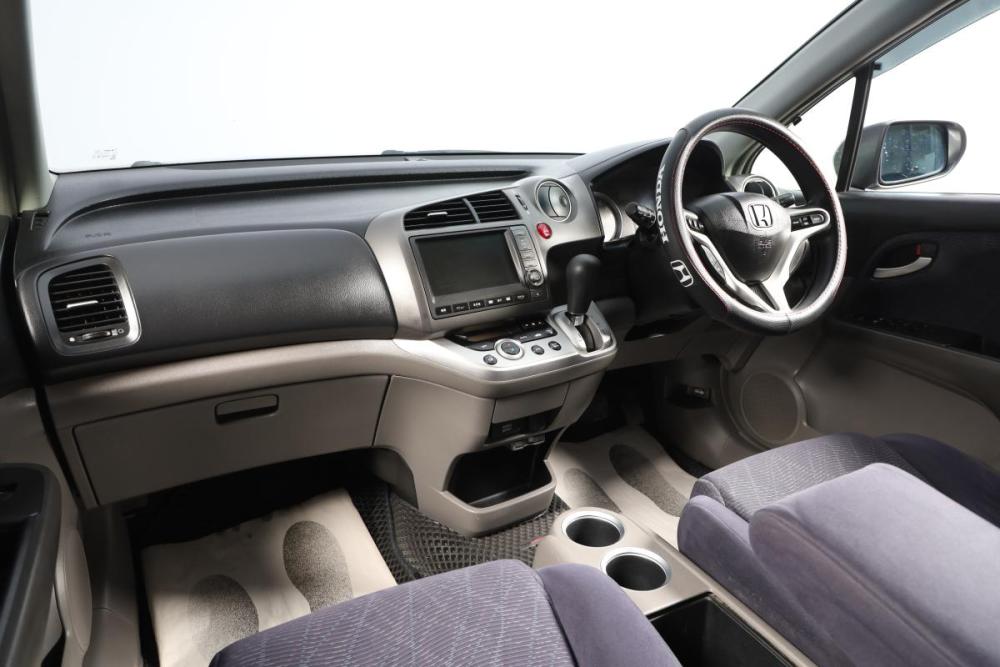 Honda Stream II Рестайлинг Новосибирск  - изображение 8