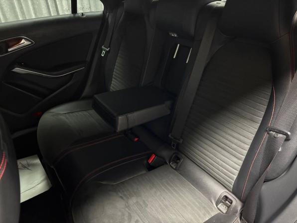 Mercedes-Benz CLA I (C117 X117) с пробегом 2015 года, цена 1 800 000 рублей, 93670 км, седан, Автокод Объявления