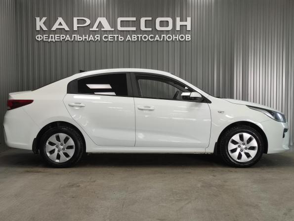 Kia Rio IV с пробегом 2018 года, цена 900 000 рублей, 48500 км, седан, Автокод Объявления