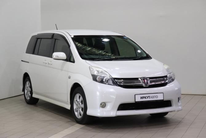Toyota ISis I Рестайлинг с пробегом 2013 года, цена 1 120 000 рублей, 161014 км, минивэн, Автокод Объявления