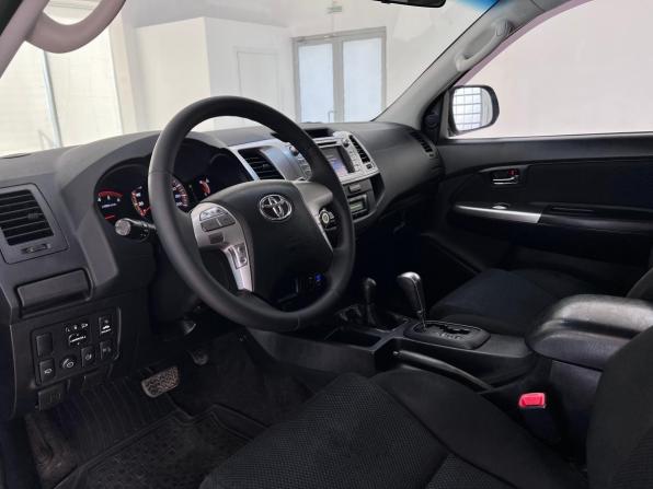 Toyota Hilux VII Рестайлинг с пробегом 2015 года, цена 2 450 000 рублей, 229823 км, пикап, Автокод Объявления