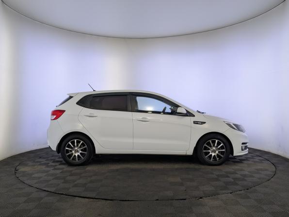 Kia Rio III Рестайлинг с пробегом 2015 года, цена 1 220 000 рублей, 86989 км, хэтчбек, Автокод Объявления