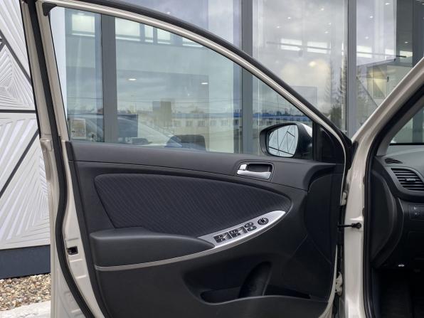 Hyundai Solaris I Рестайлинг с пробегом 2015 года, цена 1 149 000 рублей, 103686 км, седан, Автокод Объявления