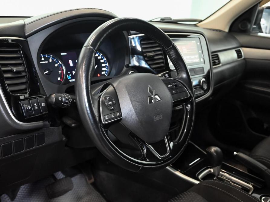 Mitsubishi Outlander III Рестайлинг 3 Екатеринбург  - изображение 17