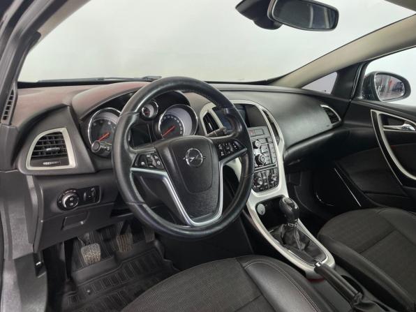 Opel Astra J Рестайлинг с пробегом 2011 года, цена 765 000 рублей, 242007 км, хэтчбек, Автокод Объявления