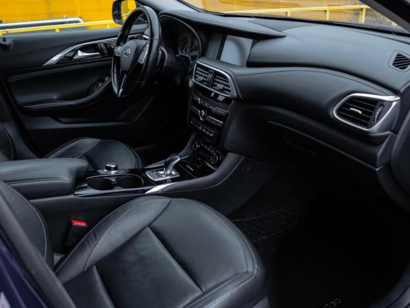 Infiniti Q30 с пробегом 2017 года, цена 1 833 000 рублей, 72061 км, хэтчбек, Автокод Объявления