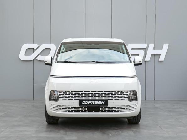 Hyundai Staria I с пробегом 2024 года, цена 5 625 000 рублей, 24040 км, минивэн, Автокод Объявления