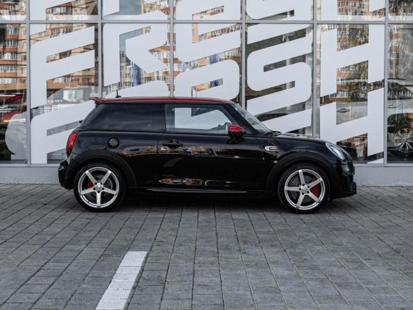 Mini Hatch III (F55/F56) с пробегом 2017 года, цена 1 840 000 рублей, 162300 км, хэтчбек, Автокод Объявления