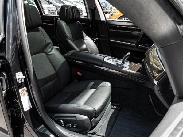 BMW 7 серии V (F01/F02/F04) Рестайлинг с пробегом 2015 года, цена 2 800 000 рублей, 236328 км, седан, Автокод Объявления
