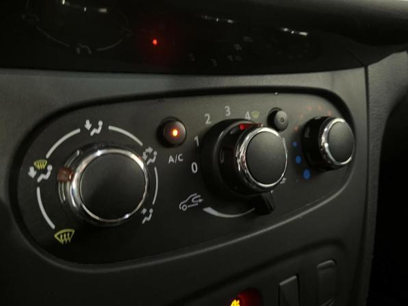 Renault Sandero II Рестайлинг с пробегом 2018 года, цена 755 000 рублей, 146798 км, хэтчбек, Автокод Объявления