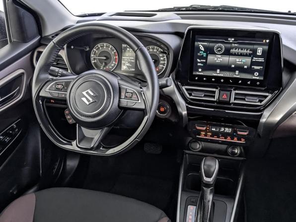 Suzuki Fronx с пробегом 2024 года, цена 1 990 000 рублей, 31400 км, внедорожник, Автокод Объявления