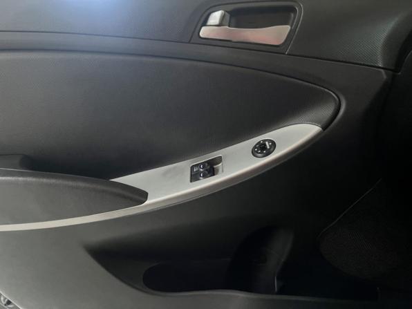 Hyundai Solaris I Рестайлинг с пробегом 2014 года, цена 731 000 рублей, 169691 км, седан, Автокод Объявления