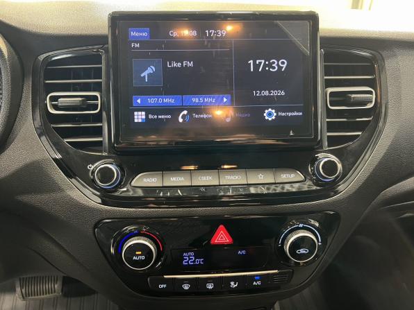 Hyundai Solaris II Рестайлинг с пробегом 2022 года, цена 1 766 000 рублей, 45000 км, седан, Автокод Объявления