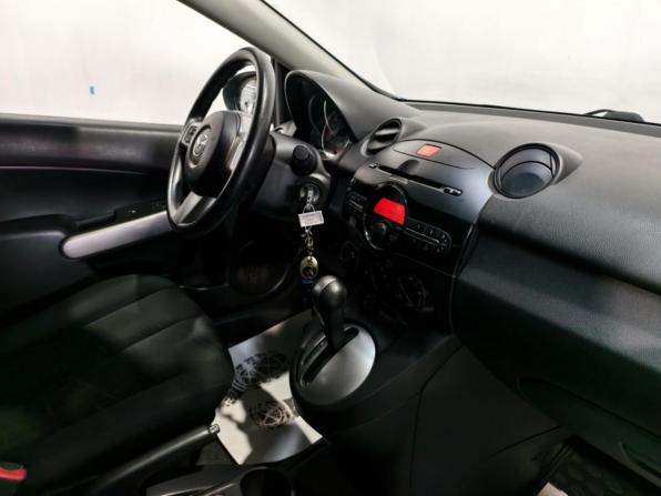 Mazda 2 II Рестайлинг (DE2) с пробегом 2011 года, цена 894 400 рублей, 101217 км, хэтчбек, Автокод Объявления