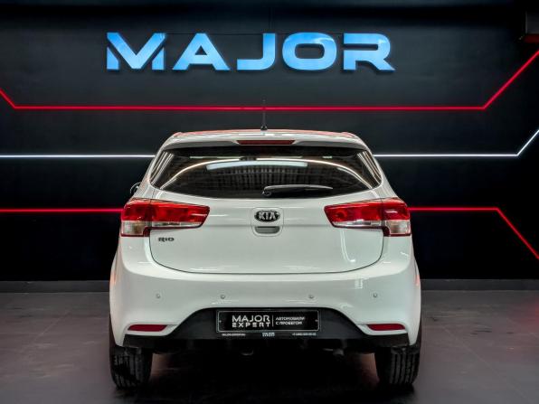 Kia Rio III Рестайлинг с пробегом 2015 года, цена 1 250 000 рублей, 83676 км, хэтчбек, Автокод Объявления