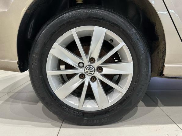 Volkswagen Polo V Рестайлинг с пробегом 2015 года, цена 885 000 рублей, 210147 км, седан, Автокод Объявления