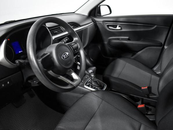 Kia Rio IV Рестайлинг с пробегом 2021 года, цена 1 649 000 рублей, 45006 км, седан, Автокод Объявления