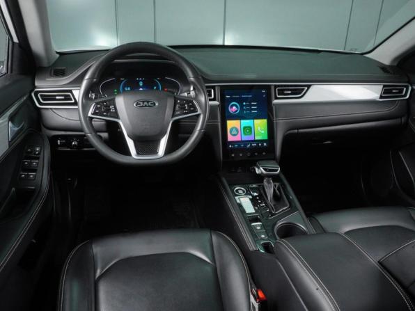 JAC J7 I с пробегом 2023 года, цена 1 349 000 рублей, 132853 км, лифтбек, Автокод Объявления