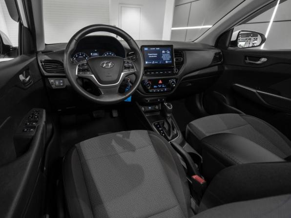 Hyundai Solaris II Рестайлинг с пробегом 2022 года, цена 1 645 000 рублей, 45148 км, седан, Автокод Объявления