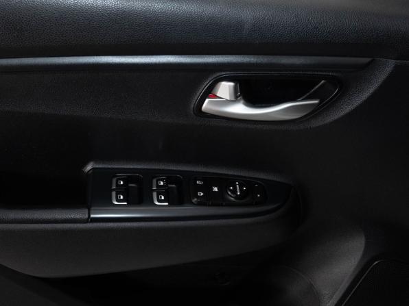 Kia Rio IV Рестайлинг с пробегом 2021 года, цена 1 744 000 рублей, 92635 км, хэтчбек, Автокод Объявления