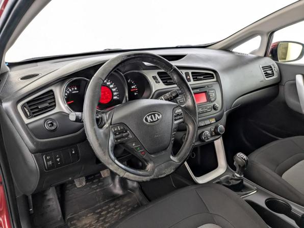 Kia Ceed II с пробегом 2014 года, цена 975 000 рублей, 144426 км, хэтчбек, Автокод Объявления