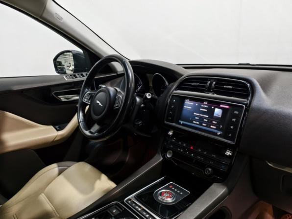 Jaguar F-Pace I с пробегом 2016 года, цена 2 332 000 рублей, 141823 км, внедорожник, Автокод Объявления