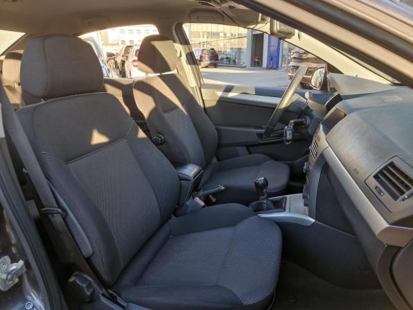 Opel Astra H Рестайлинг с пробегом 2011 года, цена 515 000 рублей, 172161 км, седан, Автокод Объявления