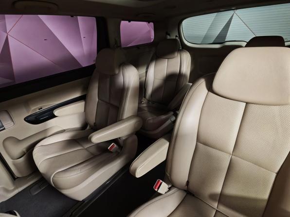 Kia Carnival III с пробегом 2016 года, цена 2 205 000 рублей, 322043 км, минивэн, Автокод Объявления