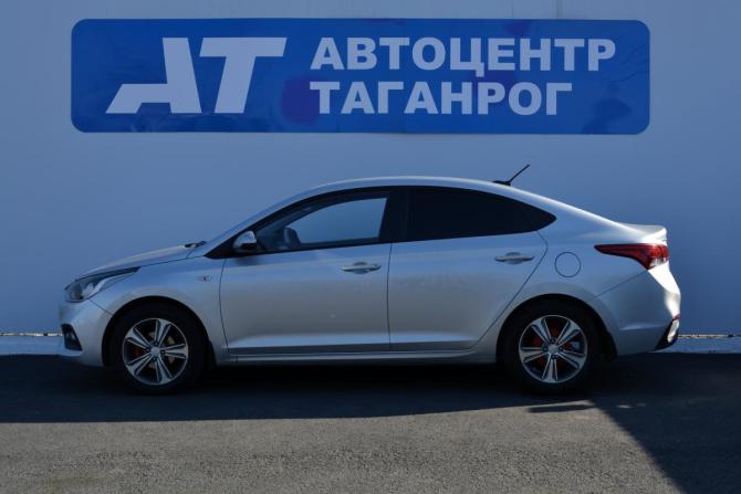 Hyundai Solaris II с пробегом 2017 года, цена 1 340 000 рублей, 130568 км, седан, Автокод Объявления