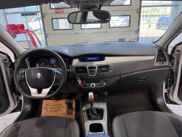 Renault Laguna III Рестайлинг с пробегом 2011 года, цена 500 000 рублей, 339755 км, лифтбек, Автокод Объявления