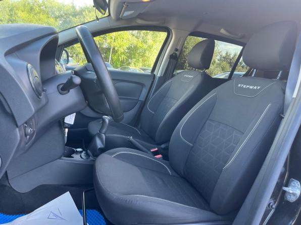 Renault Sandero II Рестайлинг с пробегом 2018 года, цена 1 084 000 рублей, 81000 км, хэтчбек, Автокод Объявления