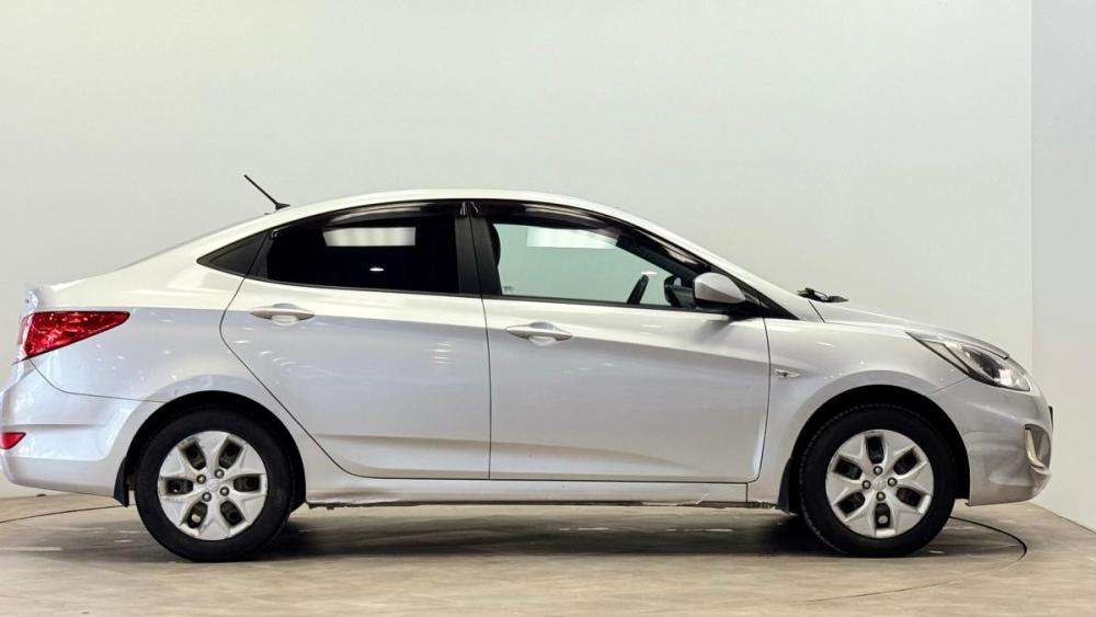 Hyundai Solaris I Киров  - изображение 5