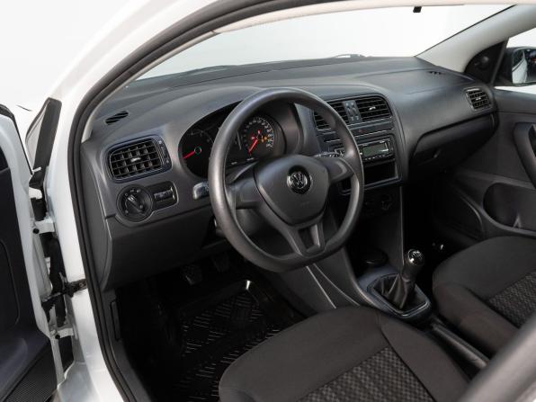 Volkswagen Polo V Рестайлинг с пробегом 2018 года, цена 860 000 рублей, 145191 км, седан, Автокод Объявления