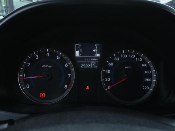 Hyundai Solaris I Рестайлинг с пробегом 2015 года, цена 870 000 рублей, 258237 км, седан, Автокод Объявления