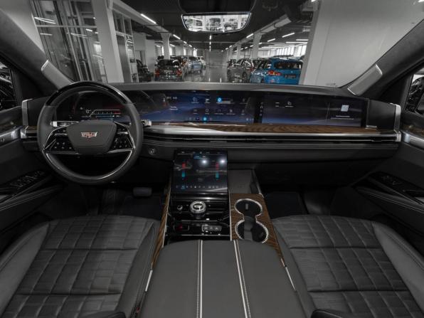 Cadillac Escalade V Рестайлинг с пробегом 2025 года, цена 20 700 000 рублей, 400 км, внедорожник, Автокод Объявления