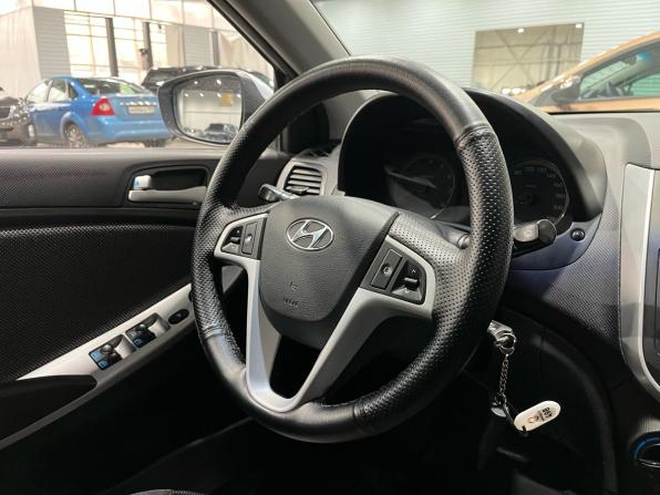 Hyundai Solaris I с пробегом 2011 года, цена 670 000 рублей, 142408 км, седан, Автокод Объявления