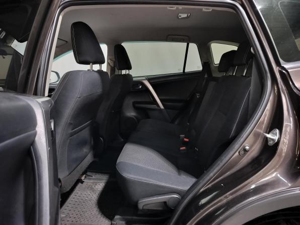 Toyota RAV4 IV (XA40) Рестайлинг с пробегом 2018 года, цена 2 390 000 рублей, 143000 км, внедорожник, Автокод Объявления