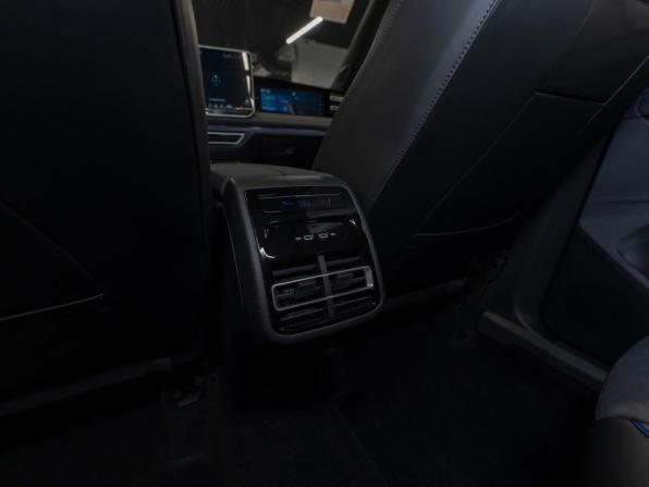 Volkswagen Tiguan III (China Market) с пробегом 2026 года, цена 4 900 000 рублей, 50 км, внедорожник, Автокод Объявления
